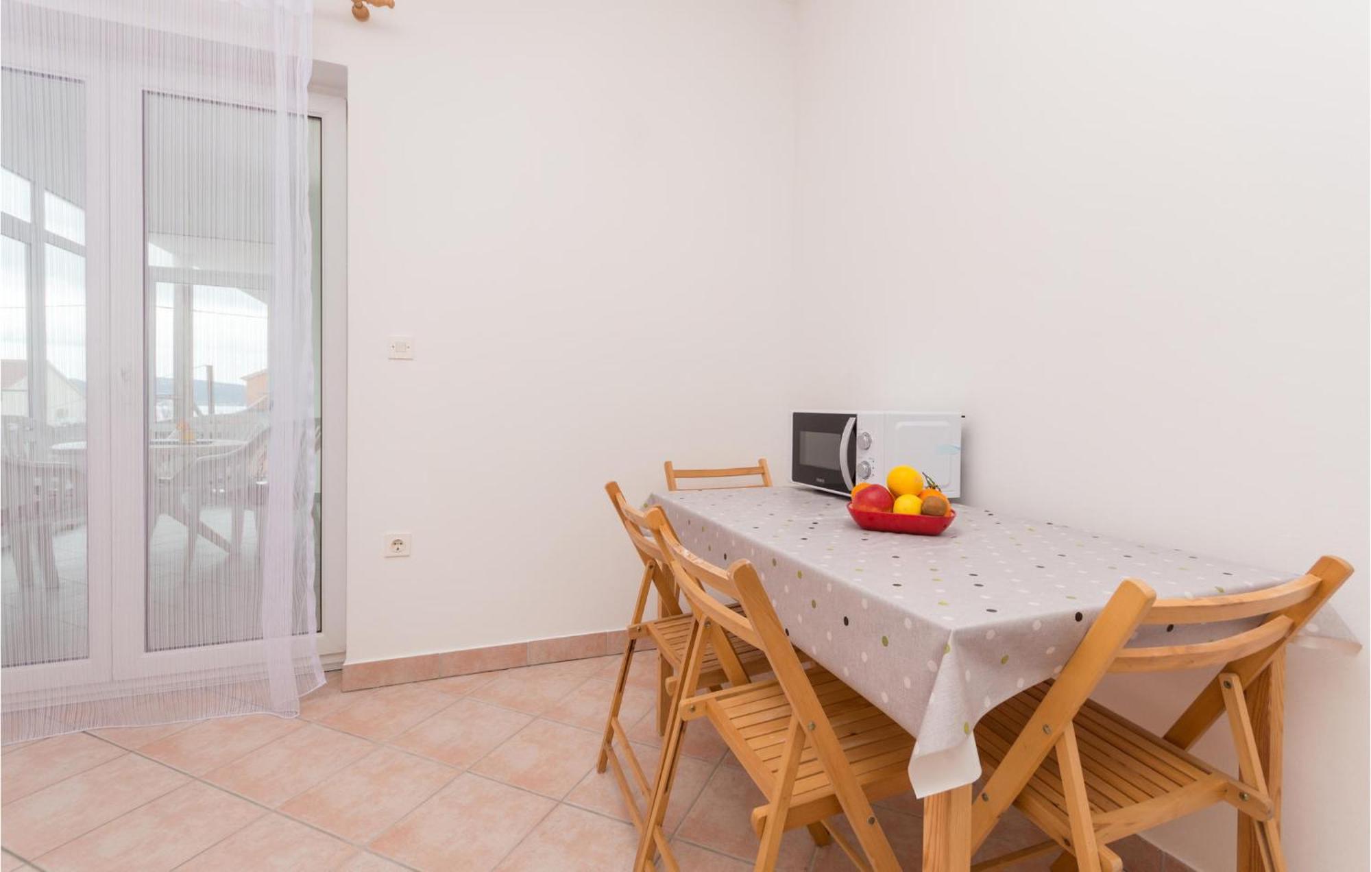 Awesome Apartment In Sveti Filip I Jakov W/ 1 Bedrooms מראה חיצוני תמונה