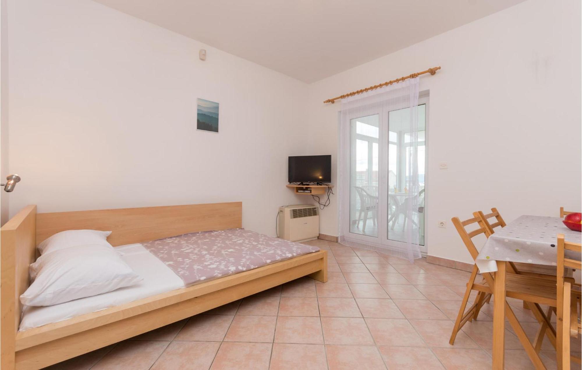 Awesome Apartment In Sveti Filip I Jakov W/ 1 Bedrooms מראה חיצוני תמונה