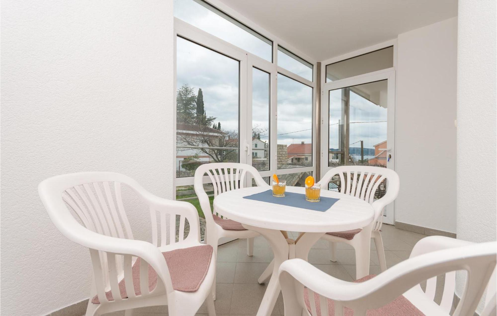 Awesome Apartment In Sveti Filip I Jakov W/ 1 Bedrooms מראה חיצוני תמונה