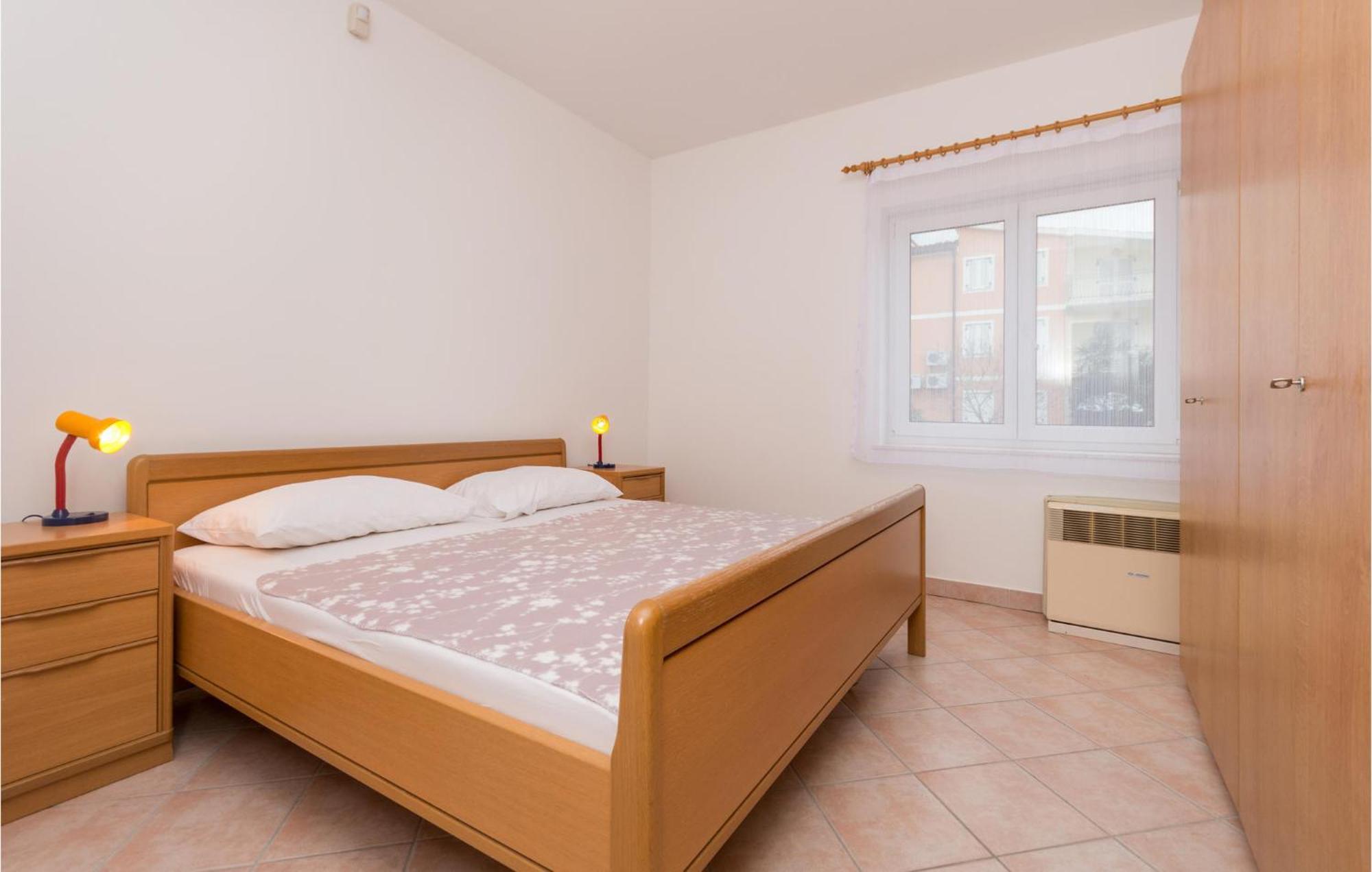 Awesome Apartment In Sveti Filip I Jakov W/ 1 Bedrooms מראה חיצוני תמונה