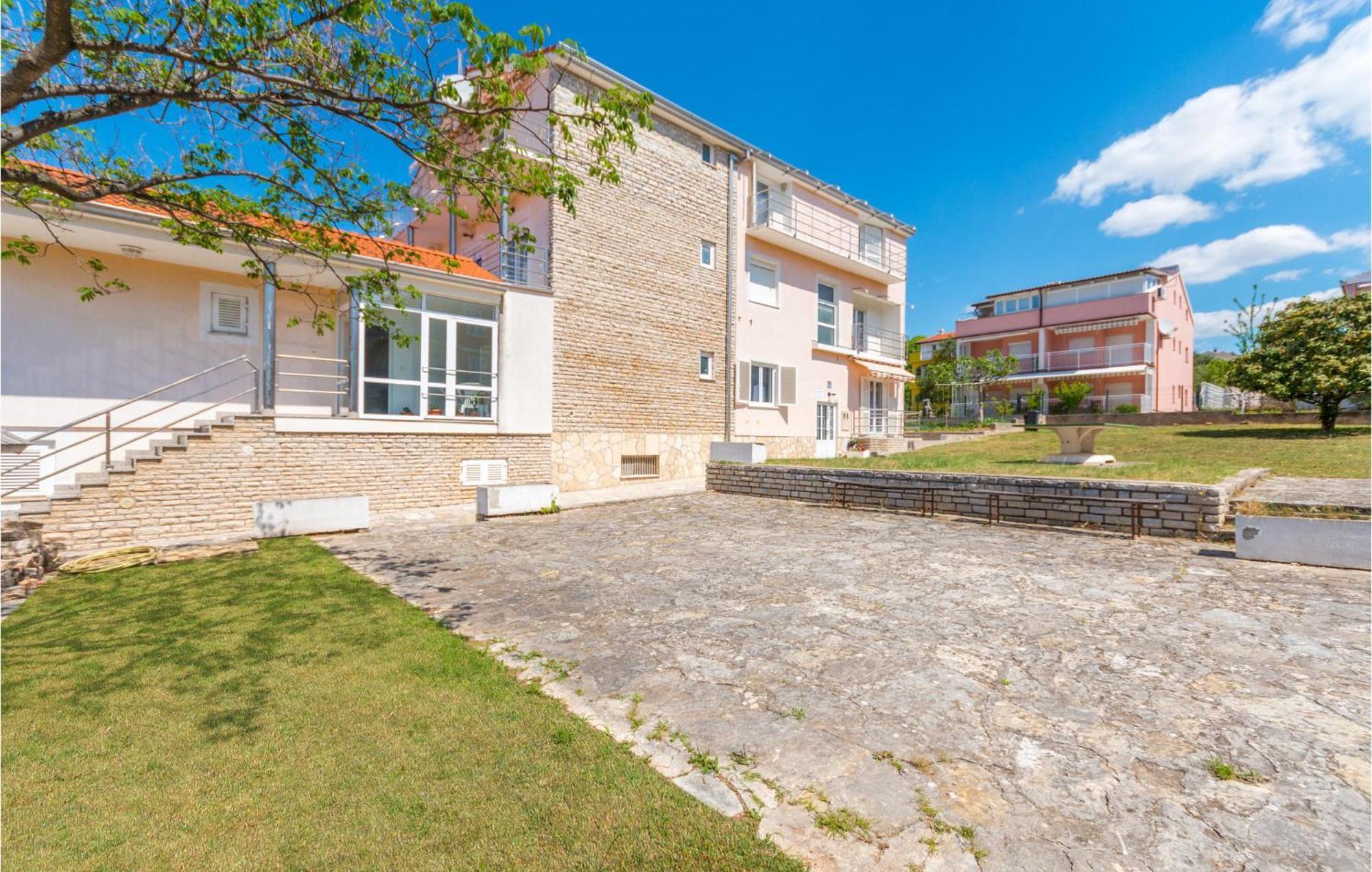Awesome Apartment In Sveti Filip I Jakov W/ 1 Bedrooms מראה חיצוני תמונה